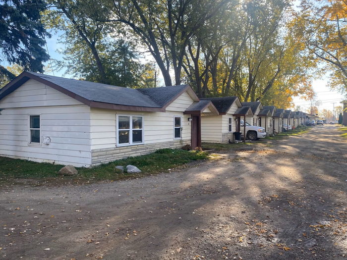 Pontiac Lake Motel - Real Estate Photos